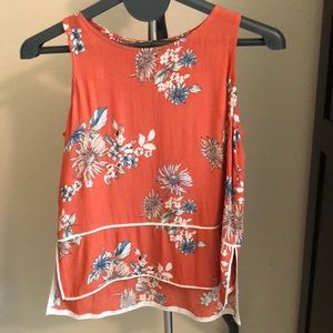 Sleeveless XS Crescent top from Stitch Fix